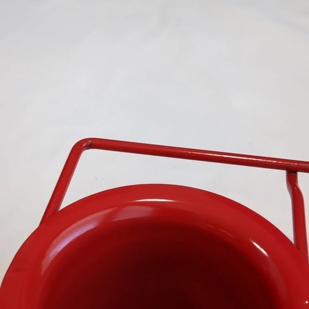 Neiman Marcus Red Classic 6 Cup Popover Pan